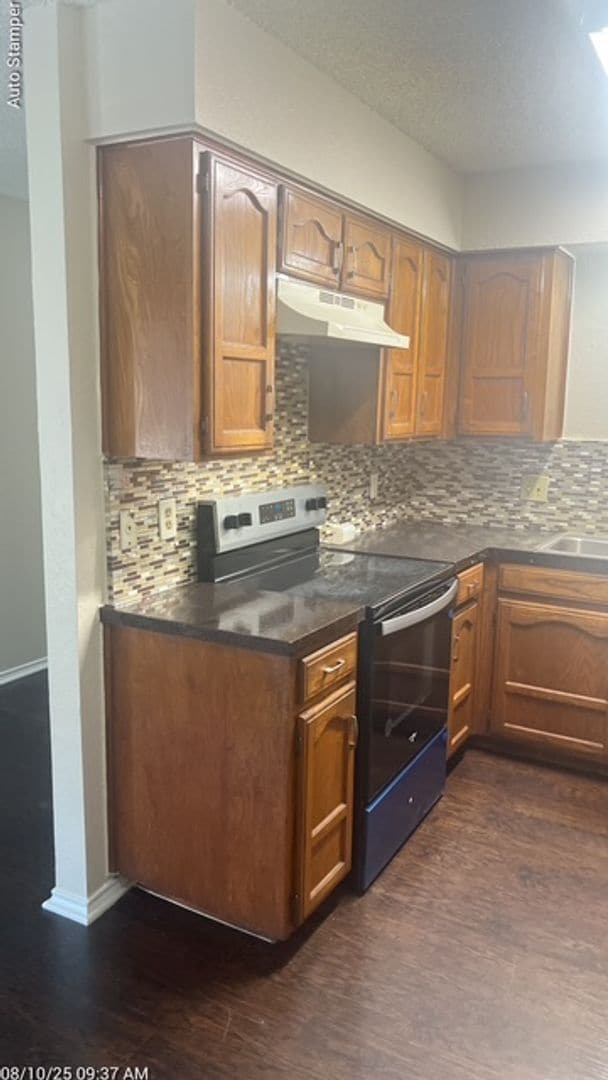 Photo - 207 Hosack St