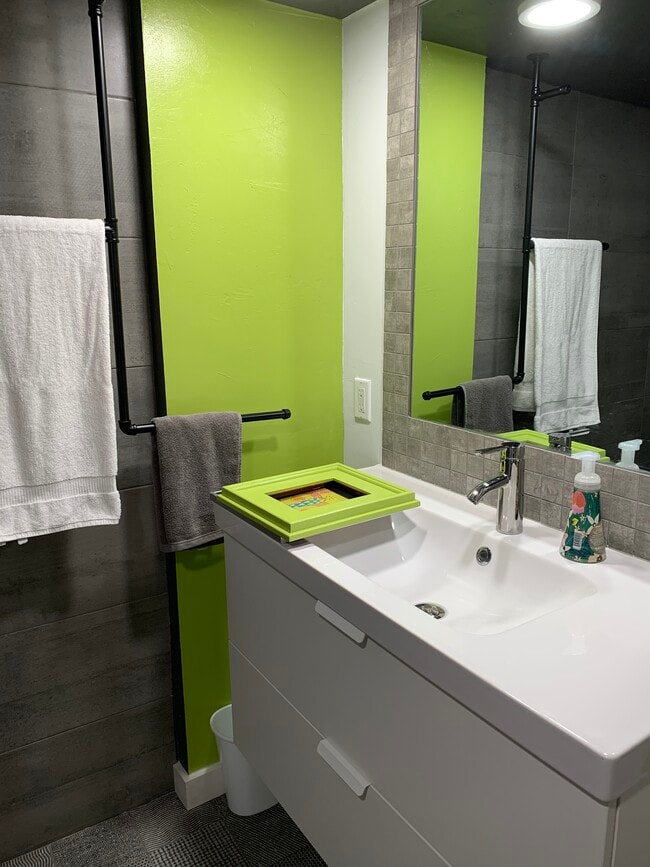 Foto principal - 6915 Yates St Unidad Mother in law apt.