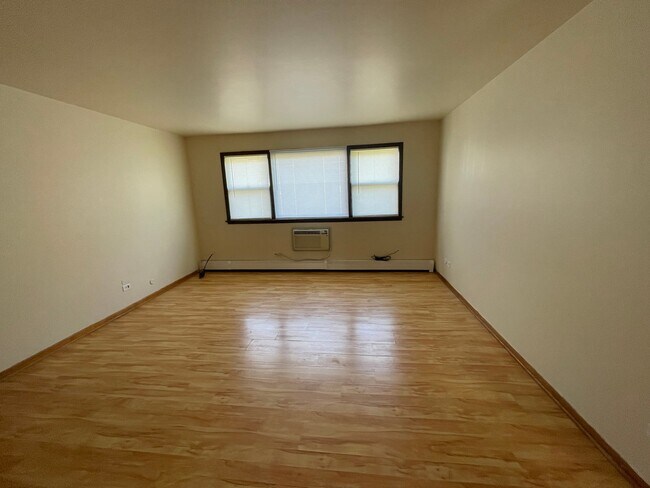 Photo - 2204 W 123rd St Unidad 2N