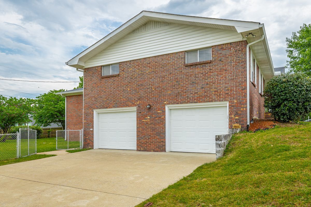 Photo - 2520 Sharron Dr