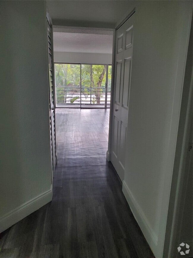 Building Photo - 4205 N University Dr Unit 211 Rental