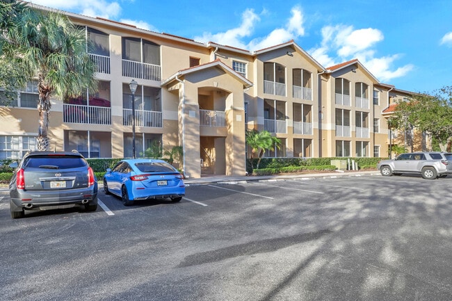 Building Photo - 9025 Colby Dr Unit 2111