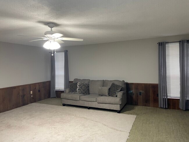 den - 10258 Joor Rd Unit 1