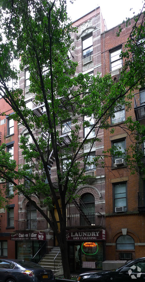 Primary Photo - 224 E 74th St Apartments