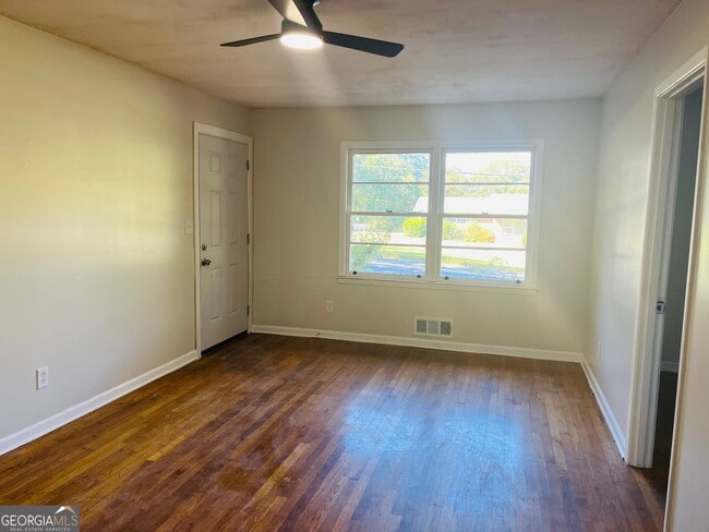 Photo - 531 Locke St