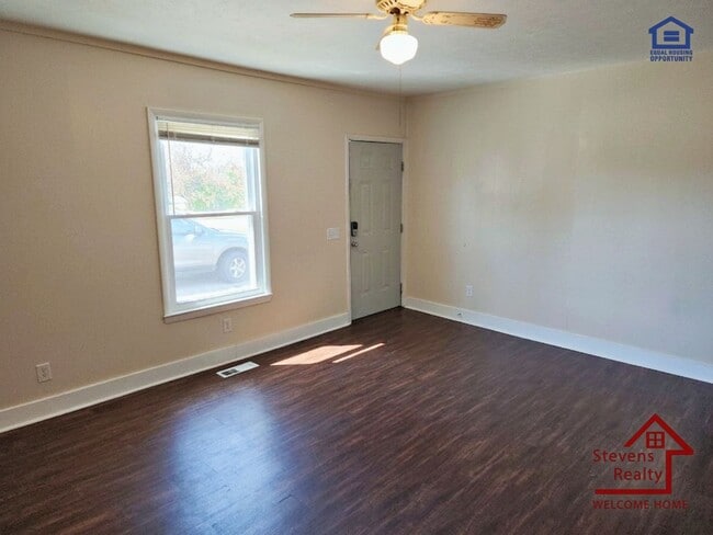 Photo - 1827 W Broad St