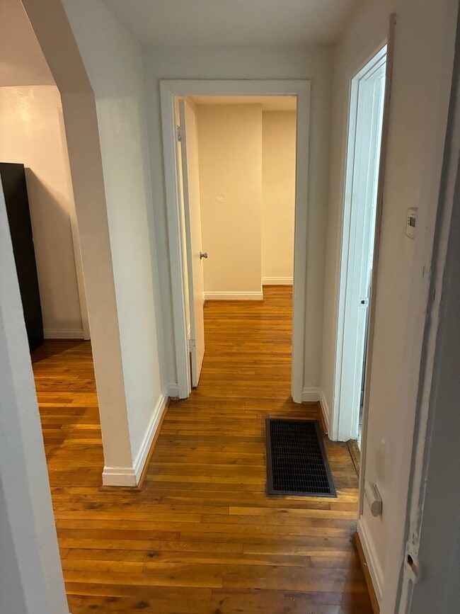 Photo - 2 bed 1 bath Conveniently located in Overland on Page