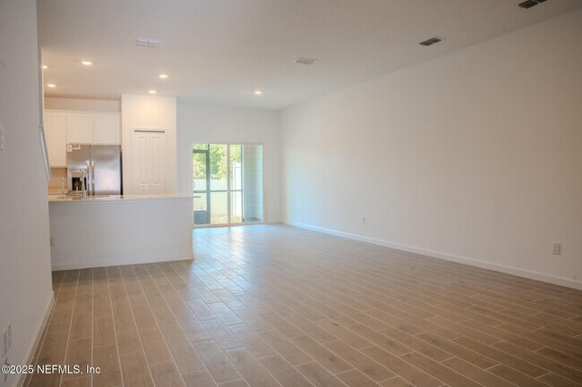 Photo - 2221 Windward Cay Ln