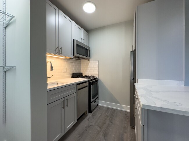 Photo - 545 W Belmont Unit B6