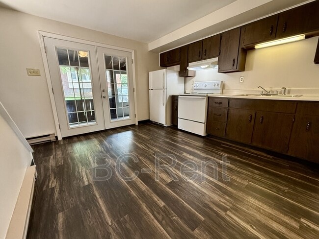 Photo - 230 W Madison St