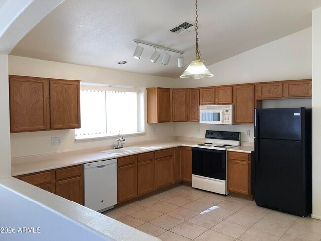 Photo - 16668 W Belleview St