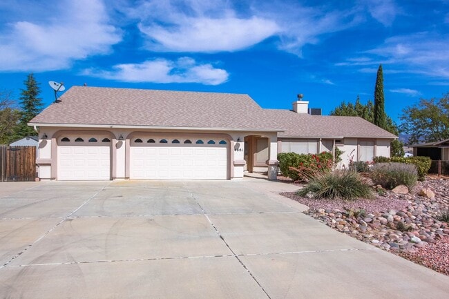 Photo - 4 Bedroom Home with 3 Car Garage in PV!