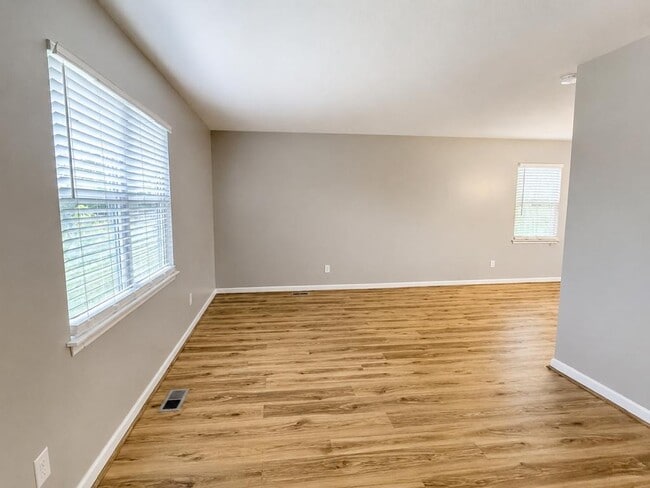 Photo - 247 Brookside Ct