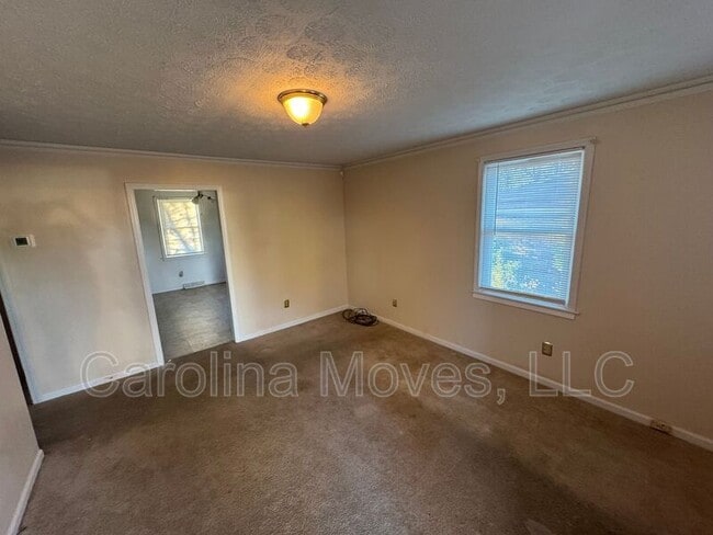 Photo - 117 Wardview Ave