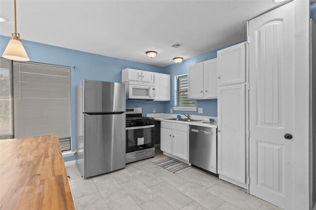 Photo - 7316 Overton St