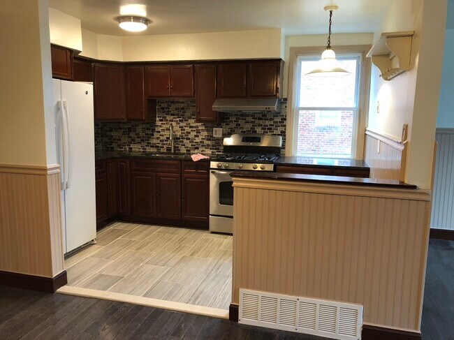 Photo - 9722 Hoff St