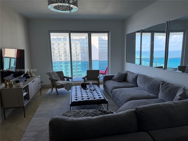 Building Photo - 2301 Collins Ave Unit PH5