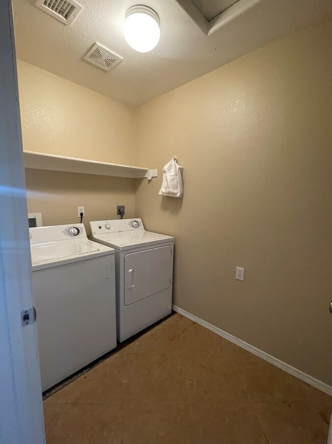 Photo - 1001 E Goodwin St