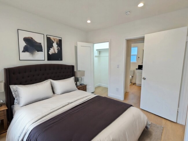 Photo - 3919 1/2-31-2 Mont Clair St Unit 3917 1/2