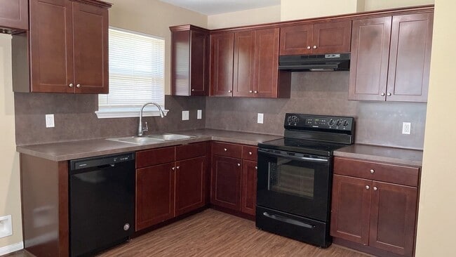 Building Photo - 8114 Record St Rental
