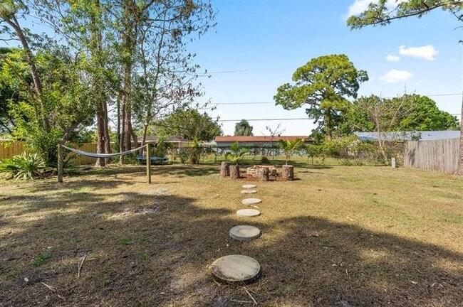 Photo - 581 NW Cornell Ave Casa