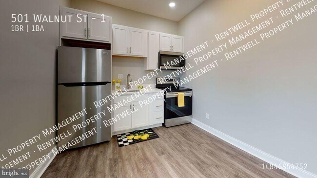 Photo - 501 Walnut St