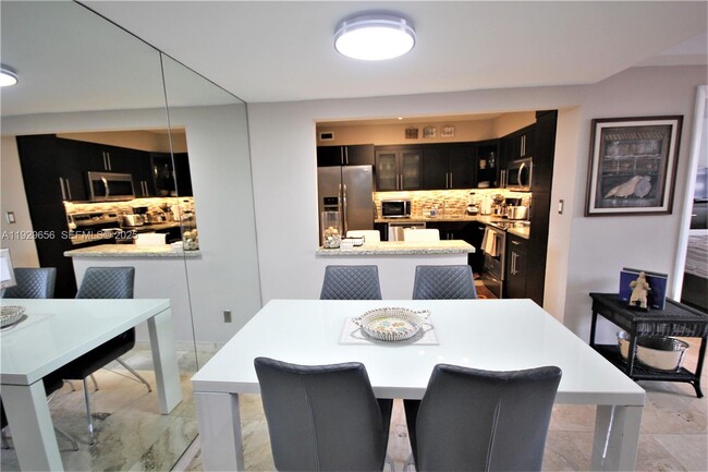 Photo - 5161 Collins Ave Unit 1610