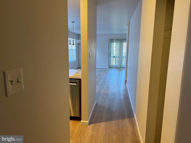 Photo - 83 W Laurel Ave Unit 1ST FL