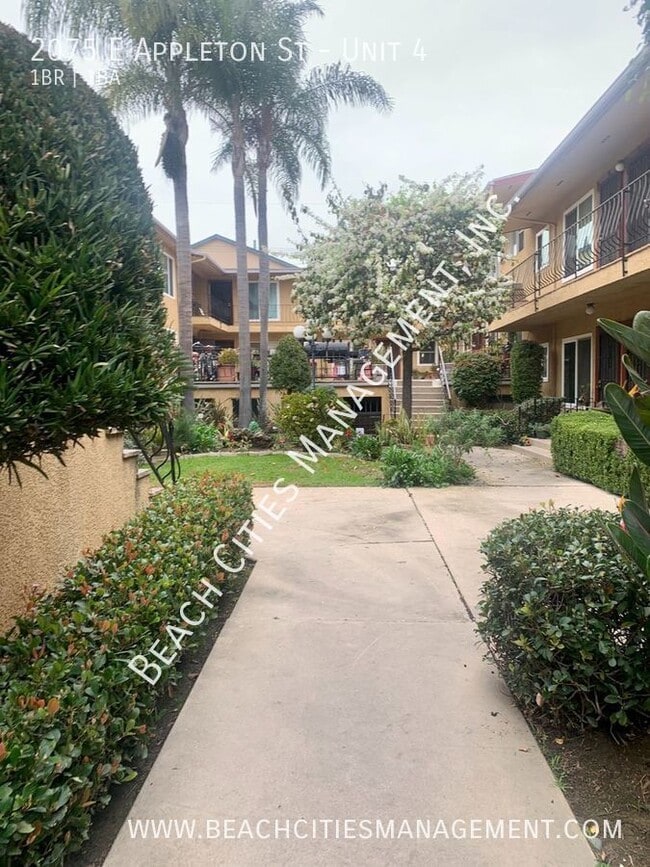 Photo - 2075 E Appleton St Unidad 4