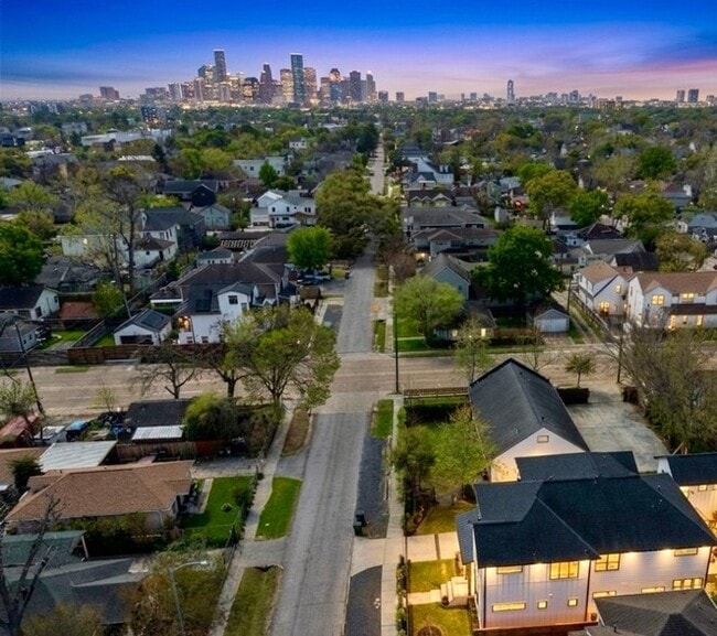 Photo - 805 Cordell St