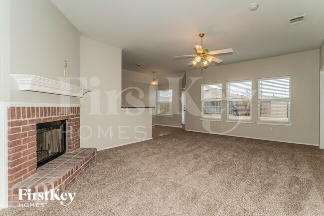 Photo - 207 Amherst Dr