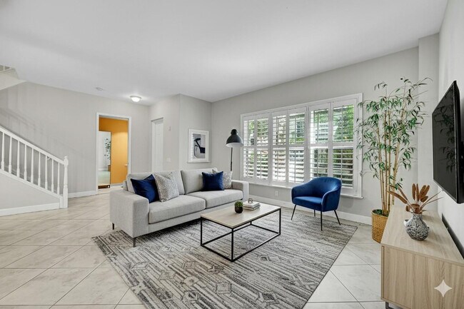 Building Photo - 2633 NE 14th Ave