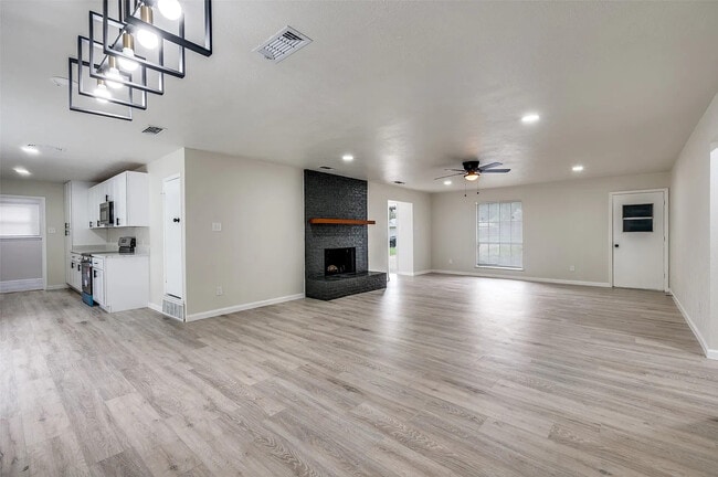 Photo - 9704 Leland Ln