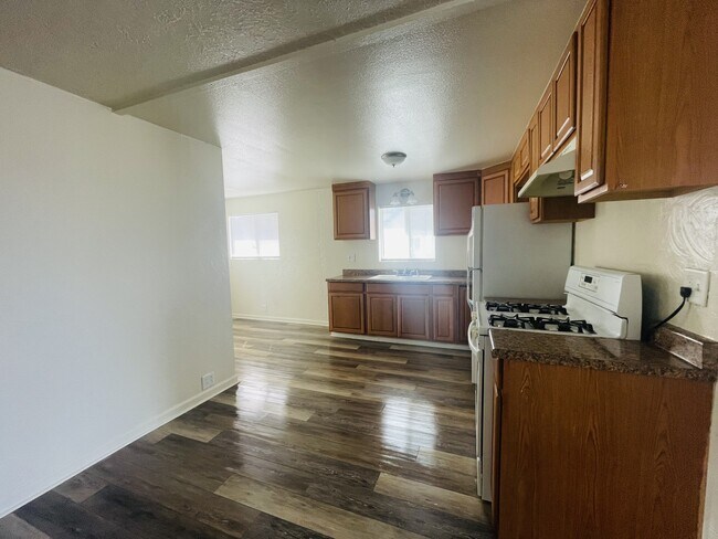 Photo - 467 McLean Rd