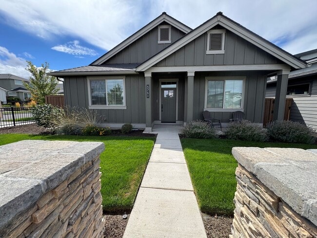 Building Photo - 3741 NE Petrosa Ave