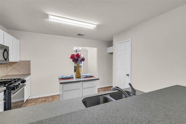 Photo - 3050 Thicket Path Way