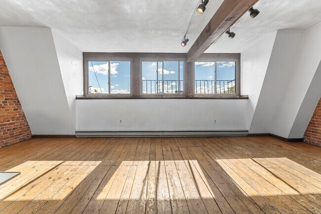 Photo - 668 Tremont St Unidad 4