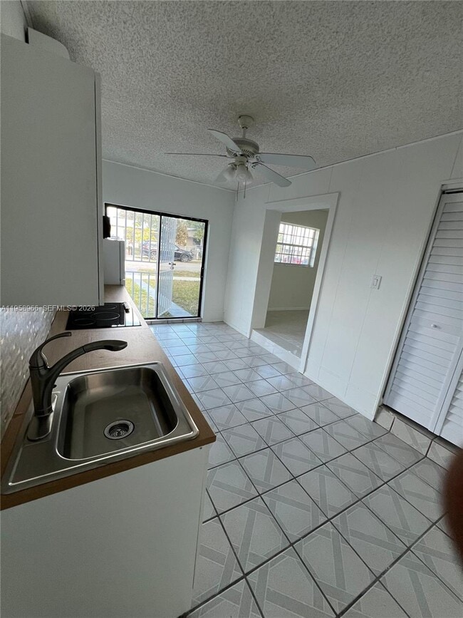 Photo - 20120 SW 112th Ct Unit B