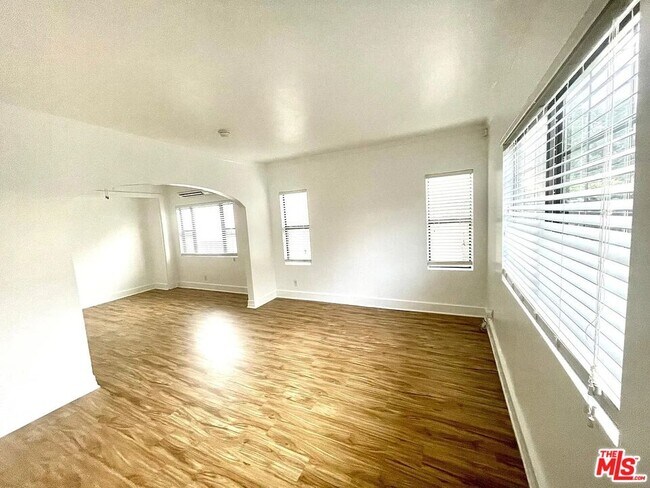 Photo - 2102 S Harcourt Ave