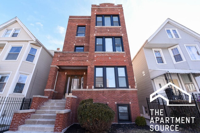 Photo - 2935 N Lawndale Ave Unit 3