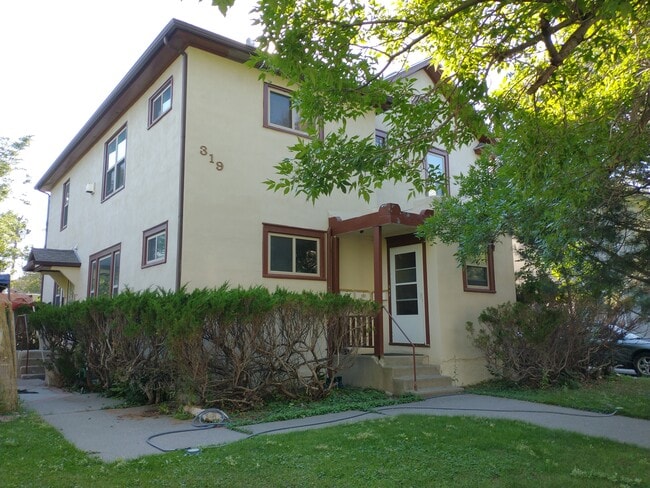 4Plex Exterior - street view - 319 N 3rd St Unit Apt 2 - Furnished