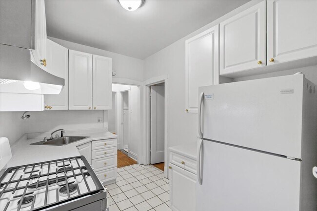 Photo - 2455 N Clark St Condo Unit 2