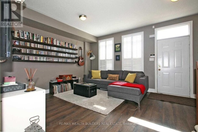 Photo - 3000 Lake Shore Blvd W