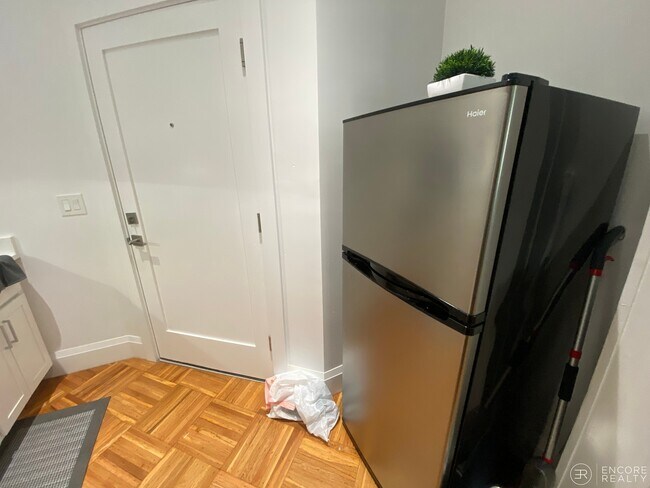 Photo - 21 Regent Cir Unit 1