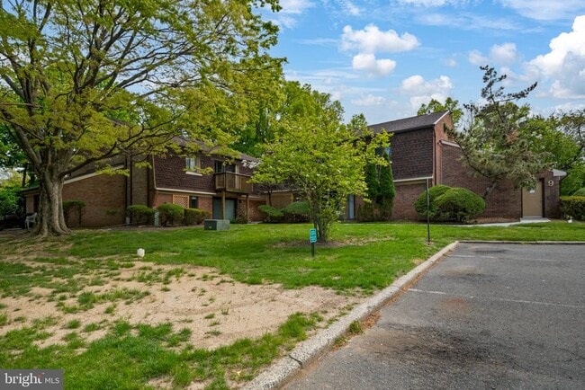 Building Photo - 907 Meadow Woods Ln Unit TYPE