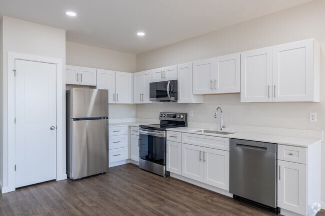 Studio - 660SF - Kitchen