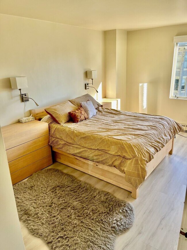 bedroom 1 - 1001 Pine St Unit 402