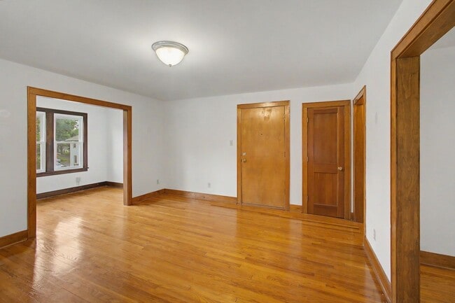 Photo - 407 W Green St