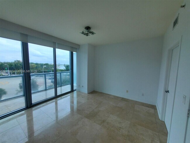 Photo - 888 Biscayne Blvd Unidad 311