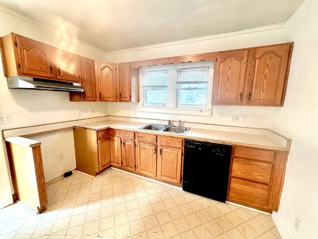 Photo - 3 Bedroom with a bonus room, 1 Bath Available!